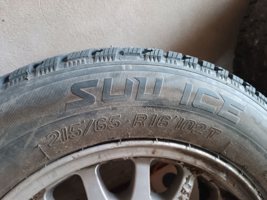 Продаю шины зимние 16рхр
