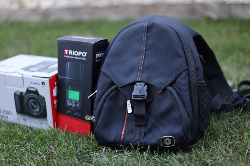 Canon 250D + китов обектив + светкавица