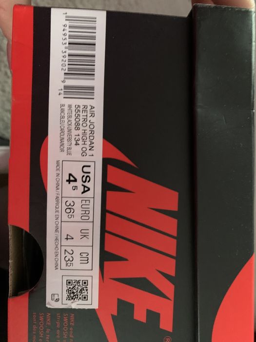 Air Jordan 1 Retro High "University Blue"