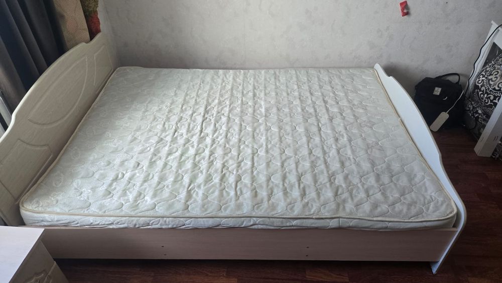 Двухспальная кровать , Сатпаева 31