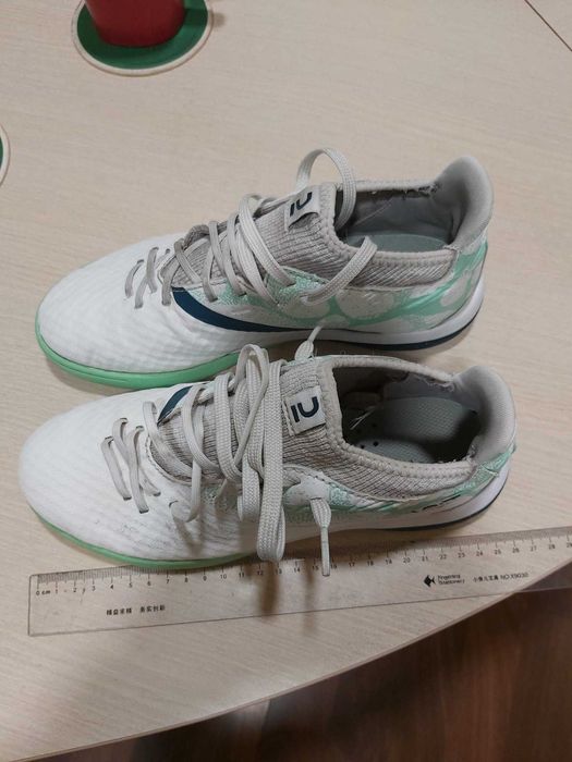 Vand ghete fotbal marime 37