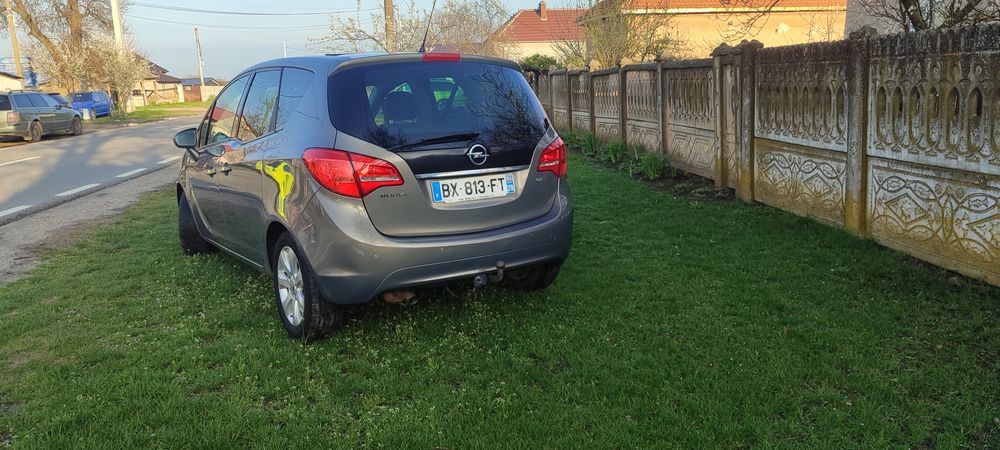 Vând Opel Meriva