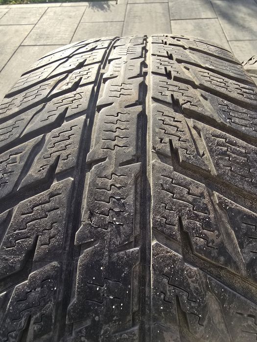 2 cauciucuri de iarna NOKIAN 215 60 17