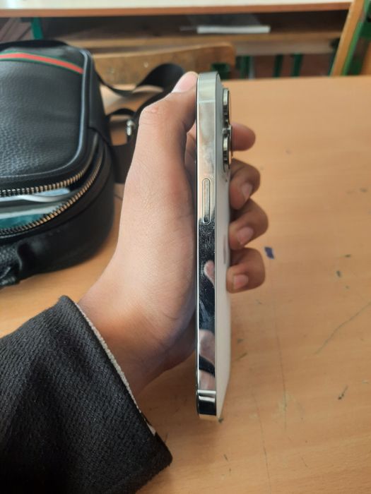 Iphon 14 pro rangi oq