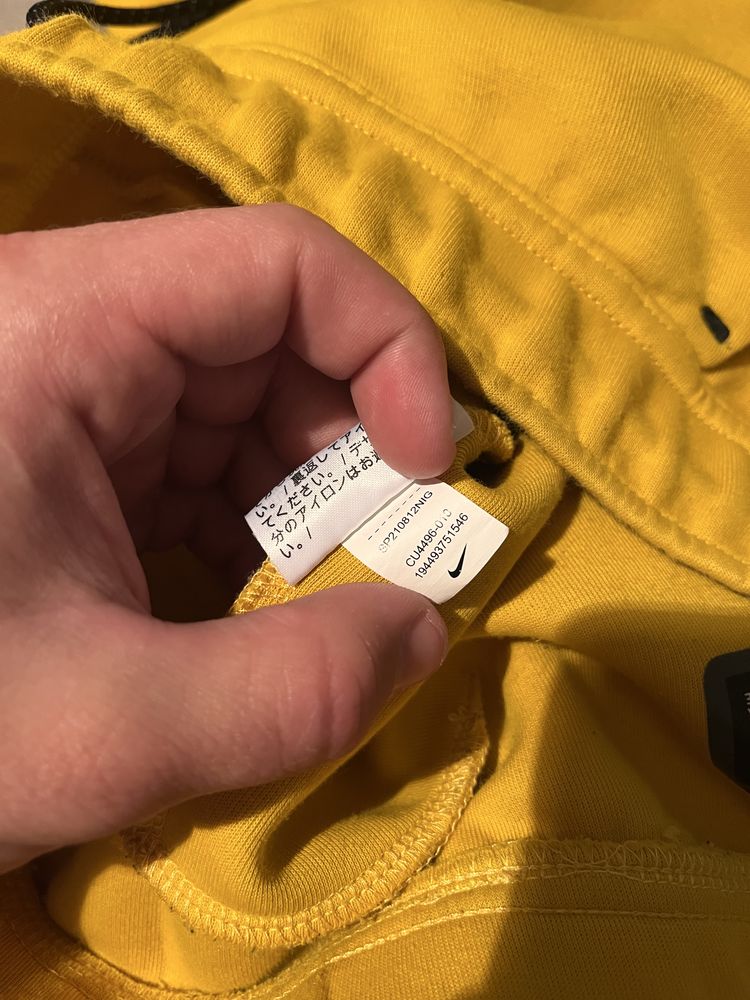 Nike Tech fleece yellow/black