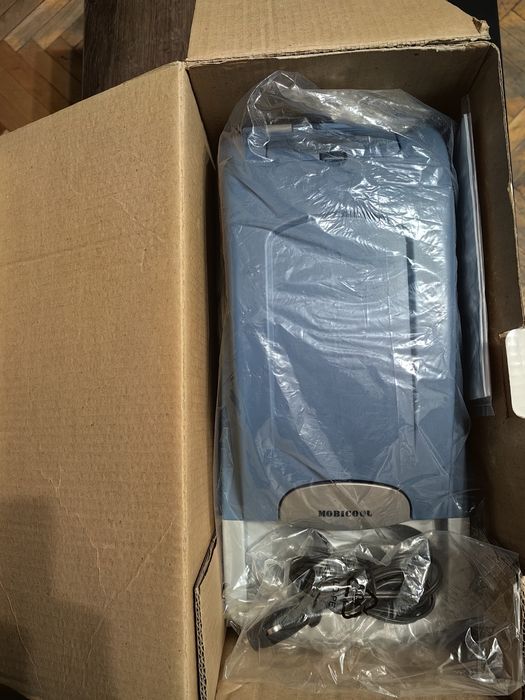 Термоелектрическа хладилна кутия Mobicool T08