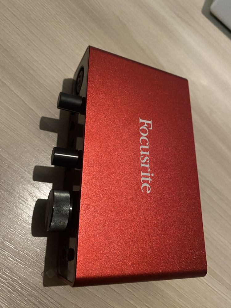 Звуковая карта Focusrite Scarlett Solo Studio 3rd Gen