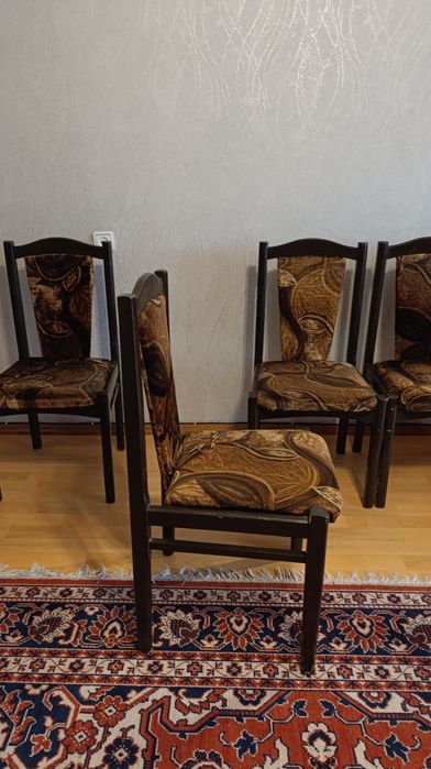 Стулья б/у, 5 штук в нормальном состоянии