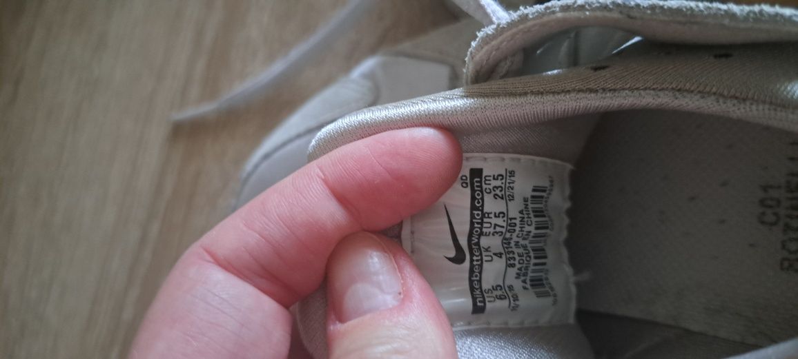 Papuci/adidasi Nike Huarache marimea 37,5