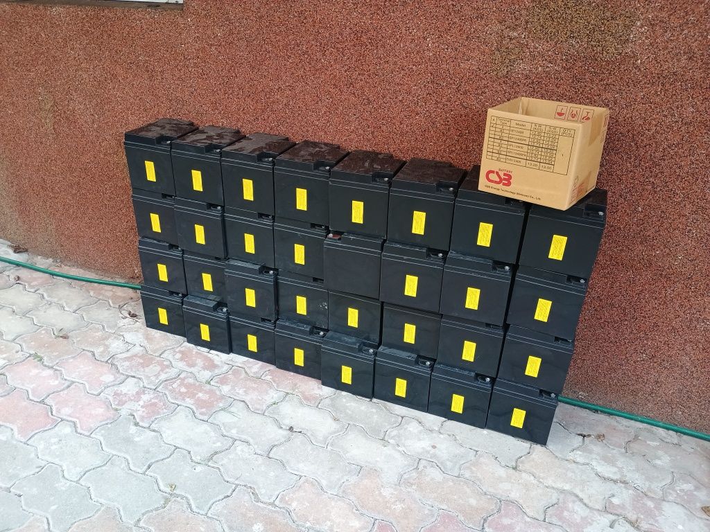 Vând Acumulatori panouri solareHITACHI CSB GP12400 40AH UPS , înmagazi