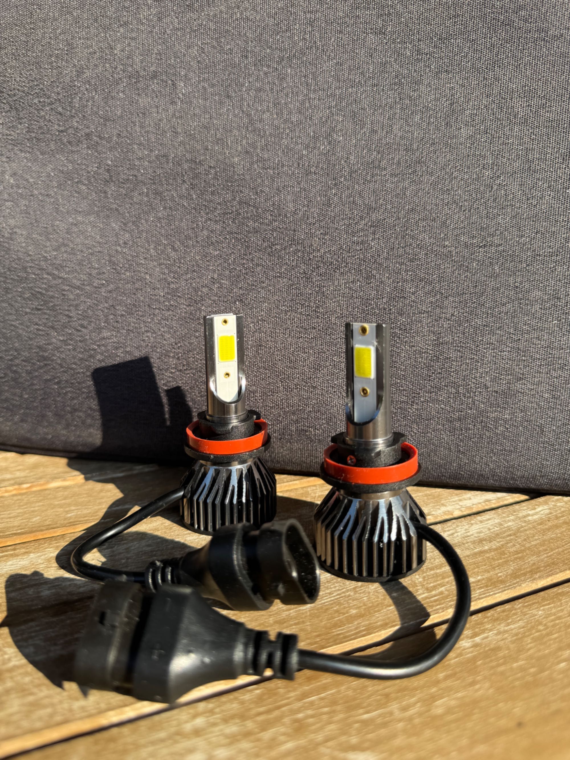 Becuri auto *NOI* LED D1S/H7/H4 cu lupa - canbus, fără eroare bord