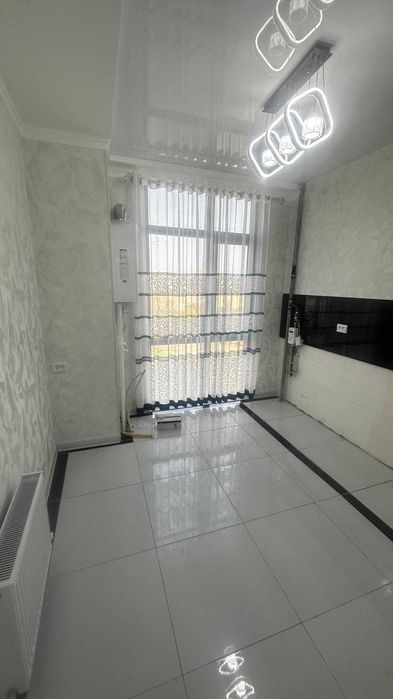 Бухоро сити Латтикодан 2 хона килинган квартира сотилади