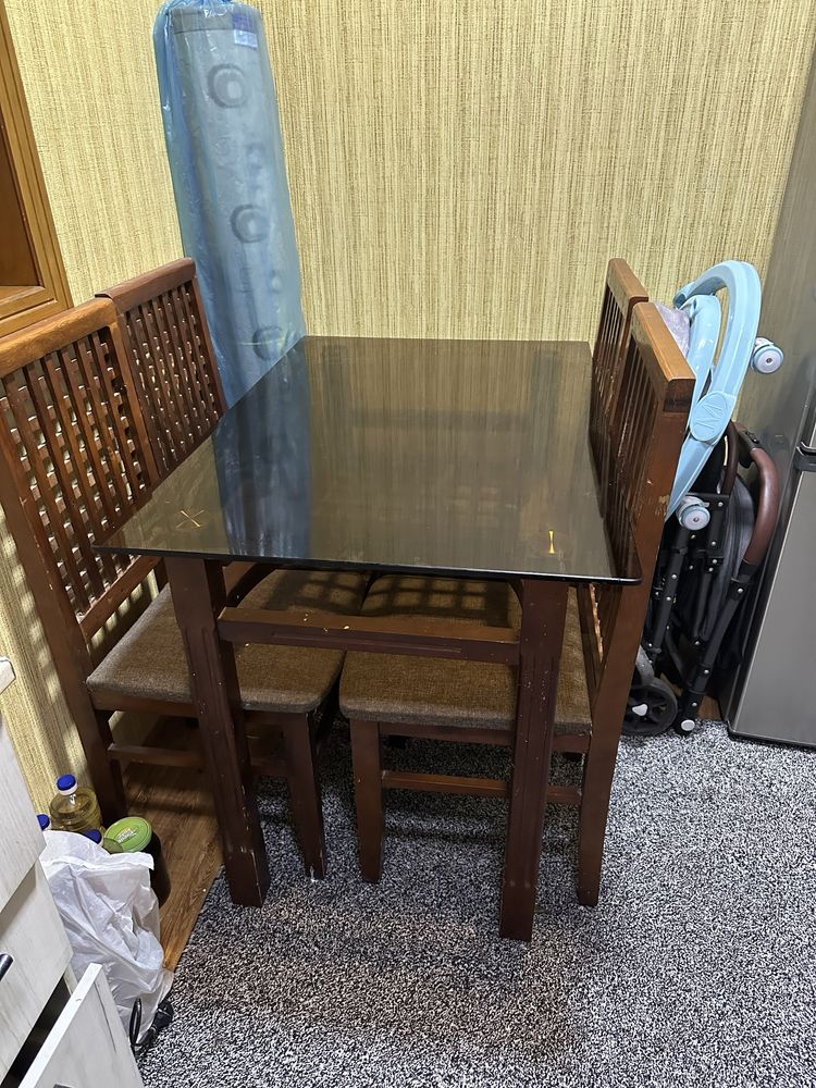 Kuhiniy mebel holati yashi