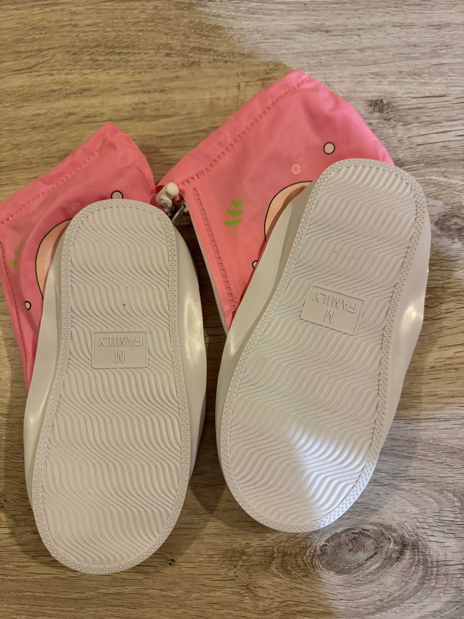 розови обувки за дъжд