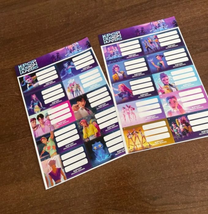 Set autocolante k pop pentru caiete noi