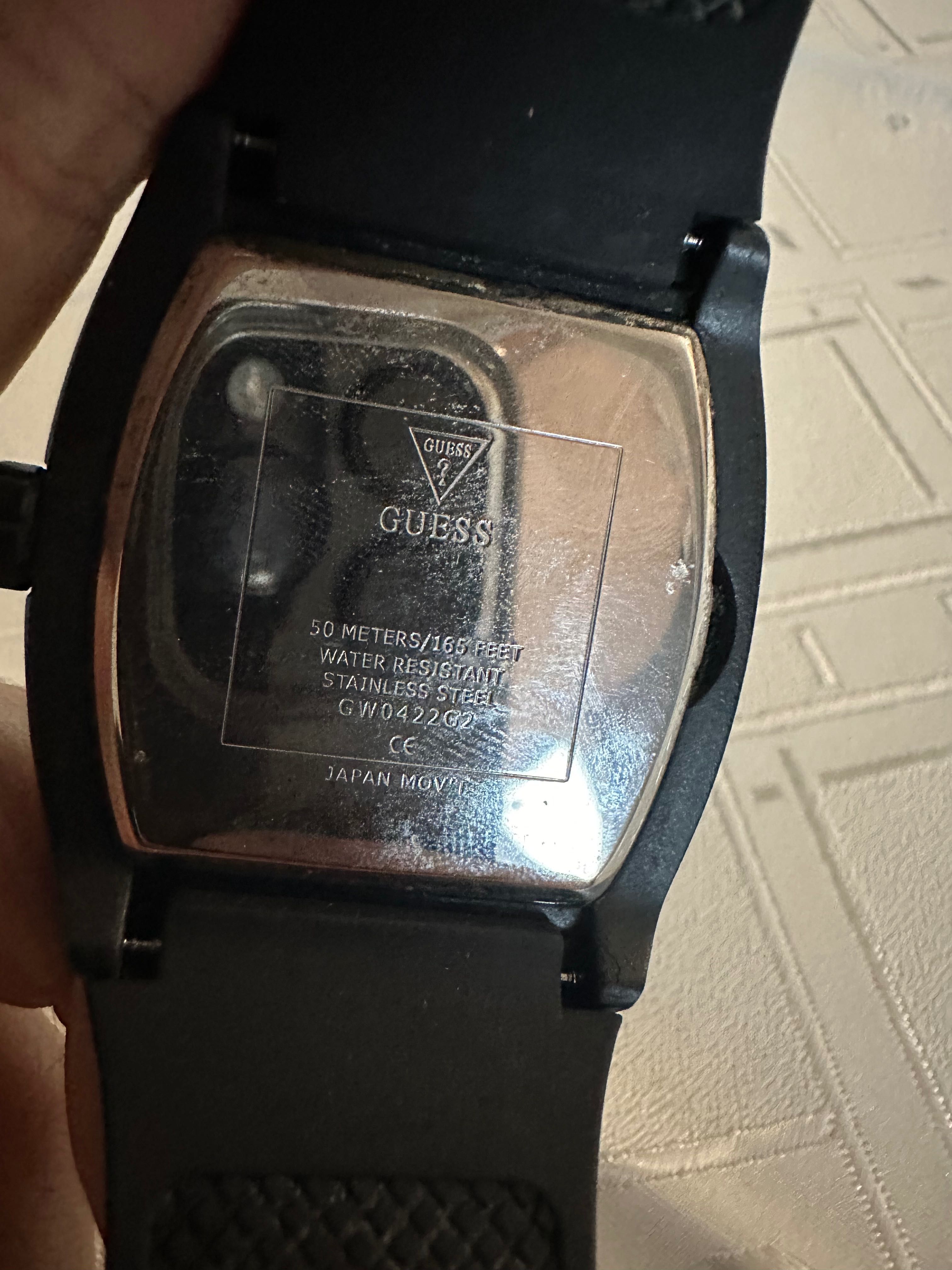 Черен мъжки часовник Guess