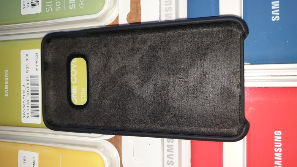 Husa silicon originala Samsung Silicone Cover Galaxy S10e G970
