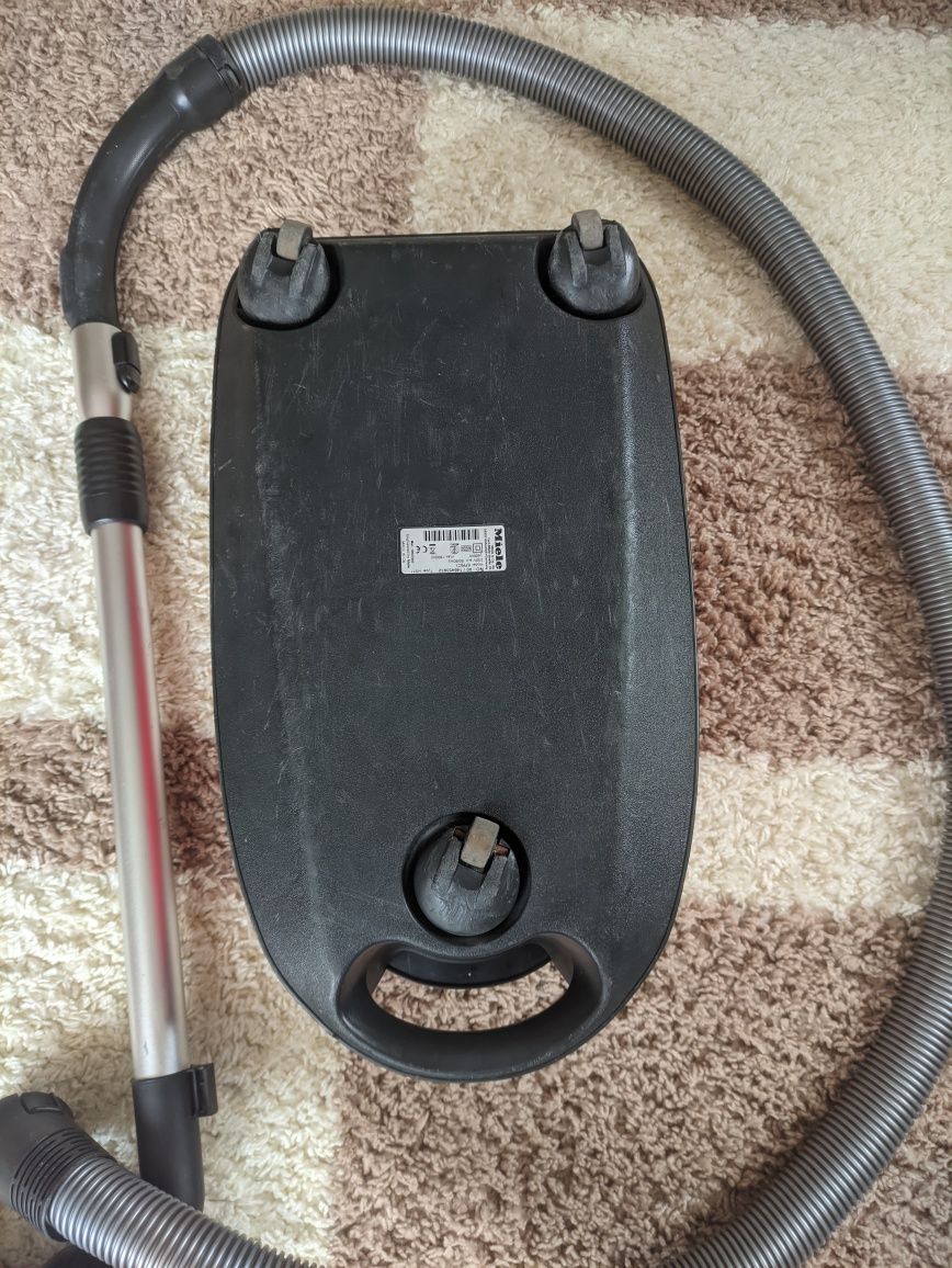 Прахосмукачка Miele 1600w.