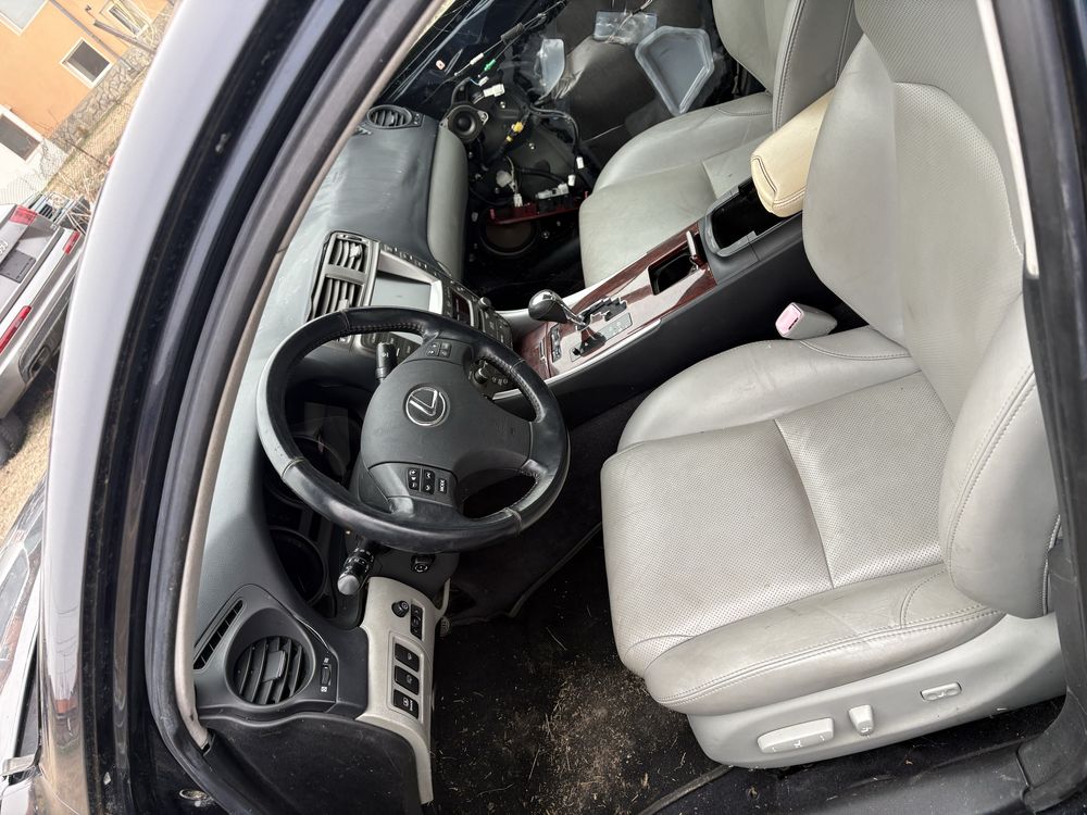 Lexus IS250 2007 на части