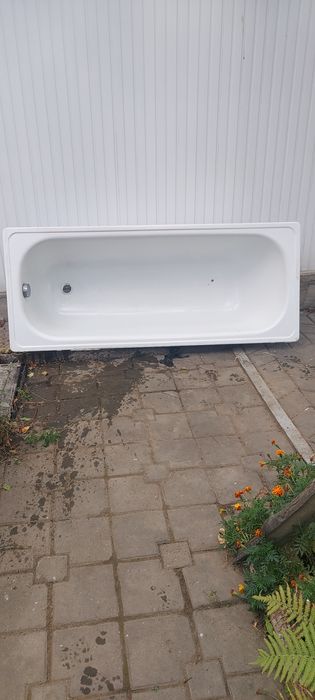 Ванная железная.