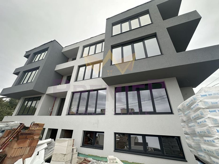 Продава се Тристаен апартамент в Варна, Изгрев - 98 кв.м за 1358 €/кв.м - Снимка #9