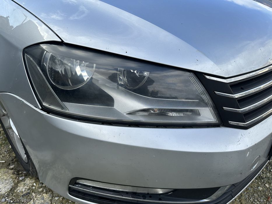 Ляв десен фар пасат б7 2012г оригинални