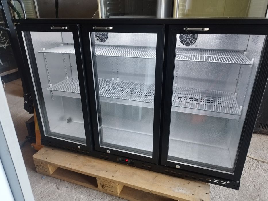 Подбарова хладилна витрина