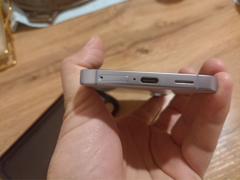 Samsung s24 в идеальном состоянии. Без царапин и сколов