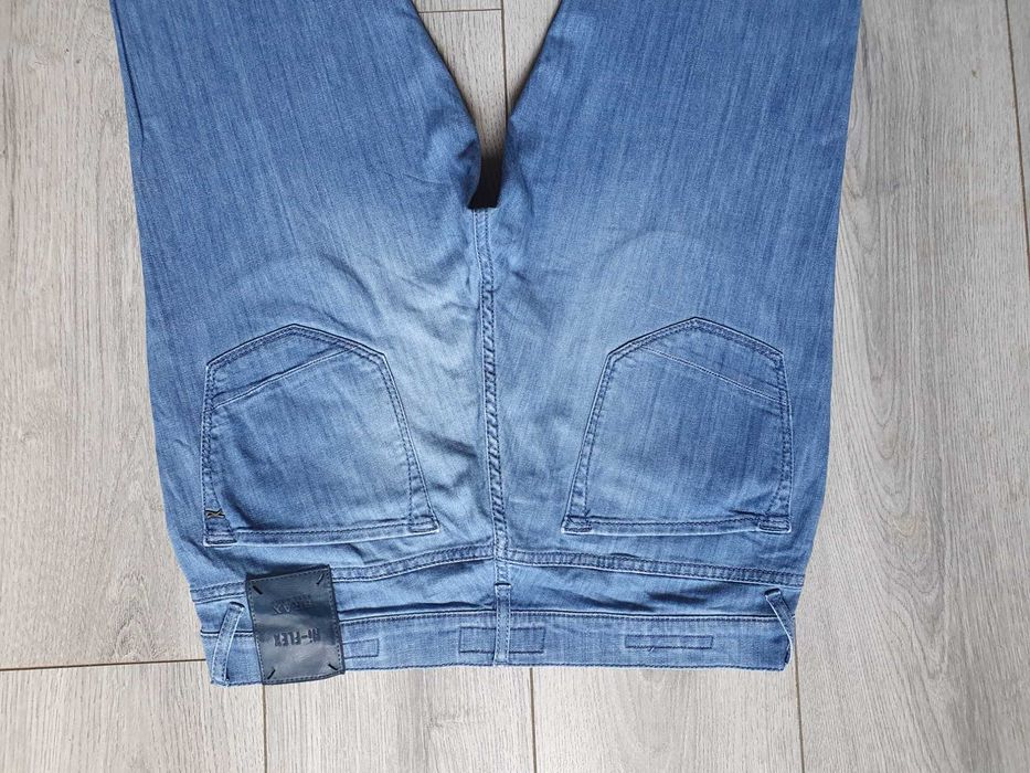 Blugi BRAX "Chuck" Modern Fit - Marime W34 L32 (Talie 90 cm)