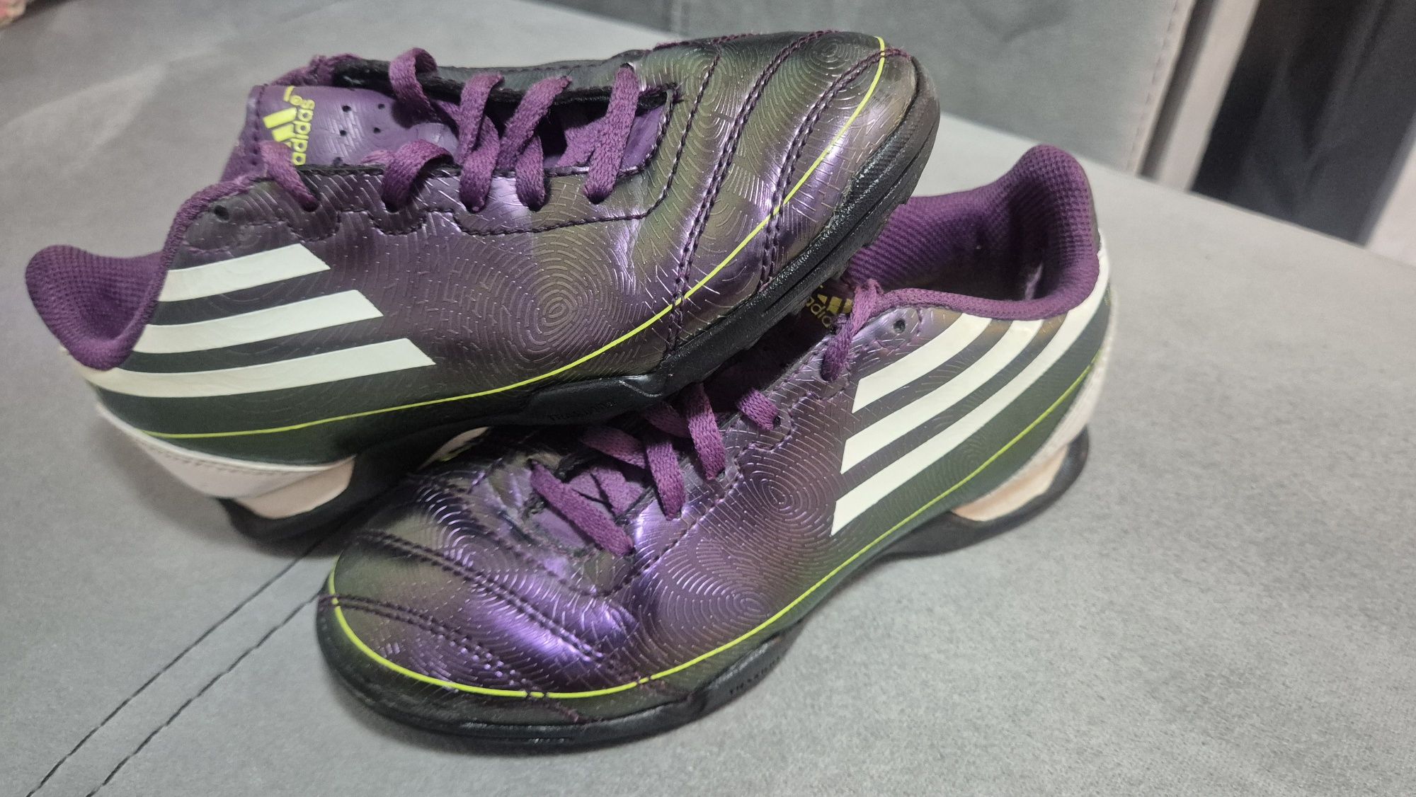 Детски футболни обувки, стоножки Adidas F50, 31 номер