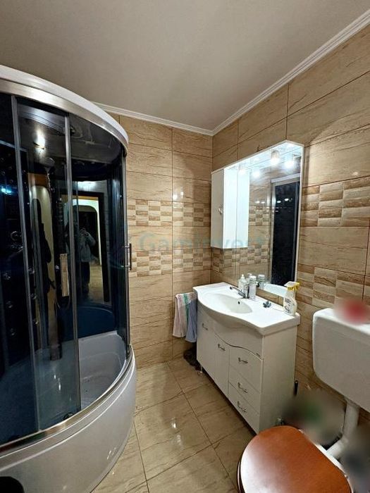 Inchiriez apartament 3 cam. PB mic et.2