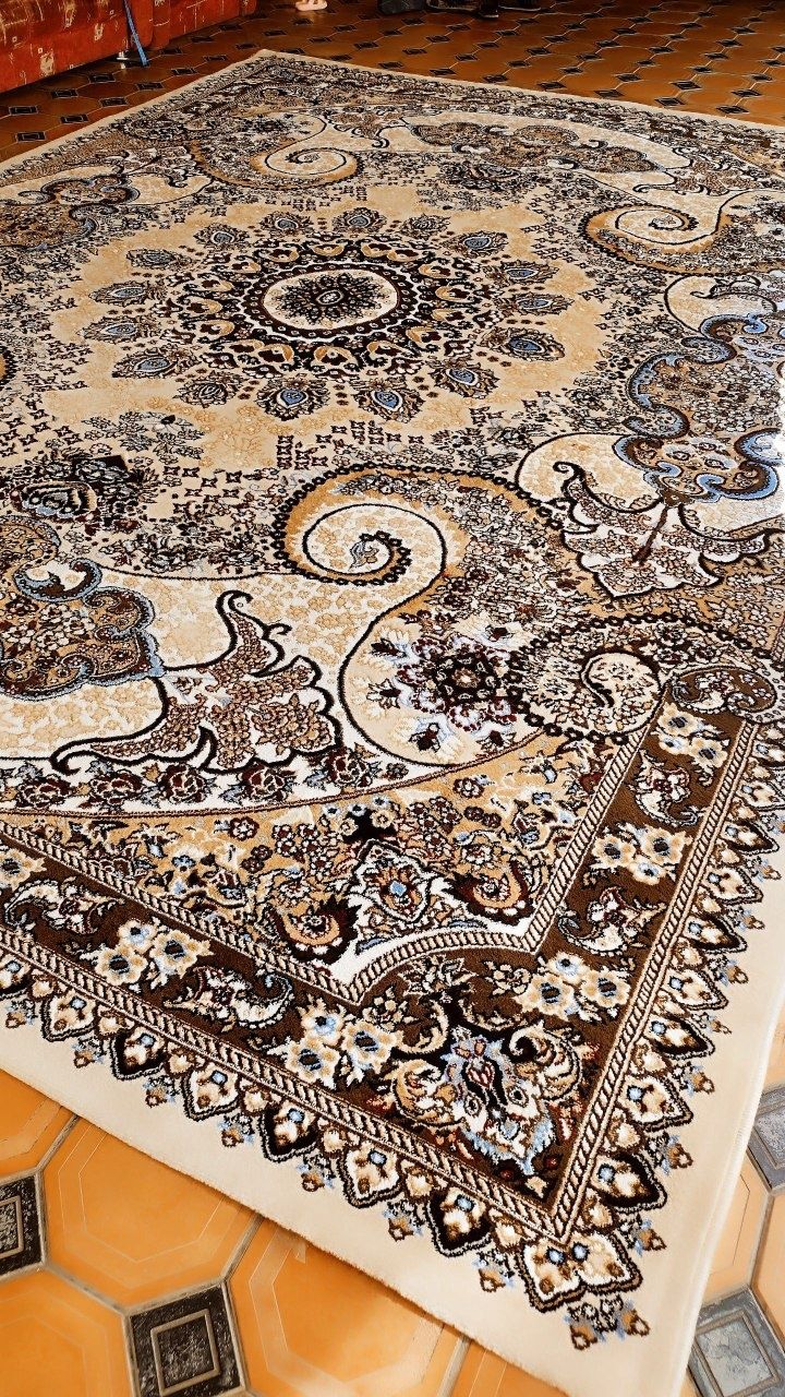Gilam izmir 3×4 yaxshi holatda