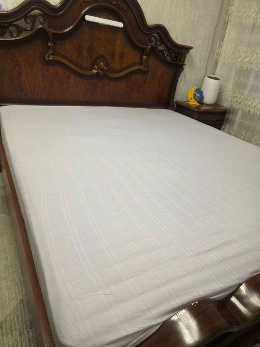 Продаю спальный гарнитур