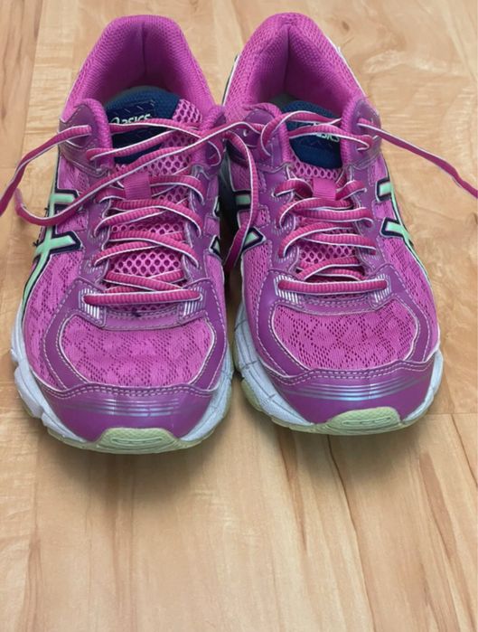 adidasi asics de alergare