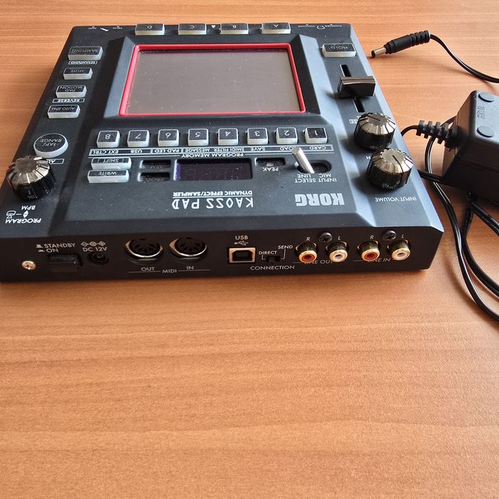 Korg Kaoss Pad KP3 sampler sintetizator muzical