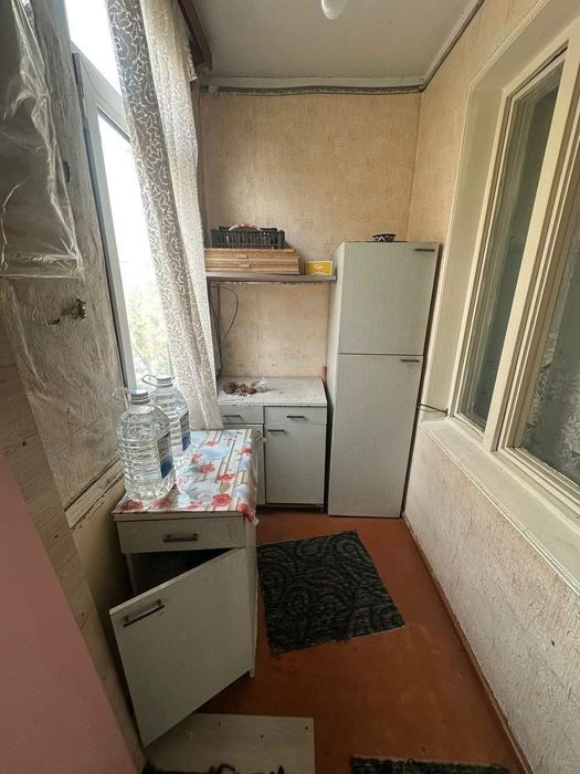 Продажа 1 комнатная Спутник 15 42м² балкон 1.5х6