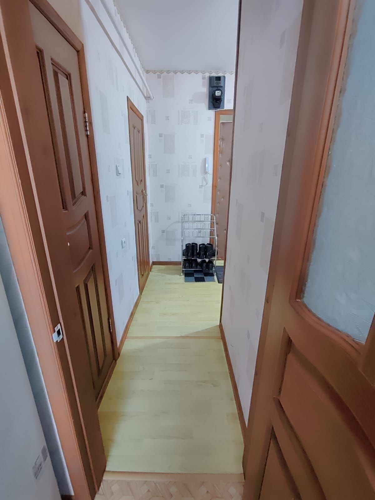Продам 2 х комн квар. 5-12, 1  этаж
