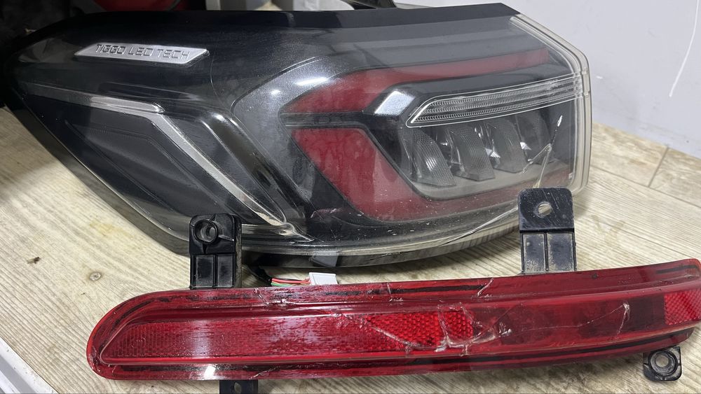 Продам бу фары черри тиго 8 про макс