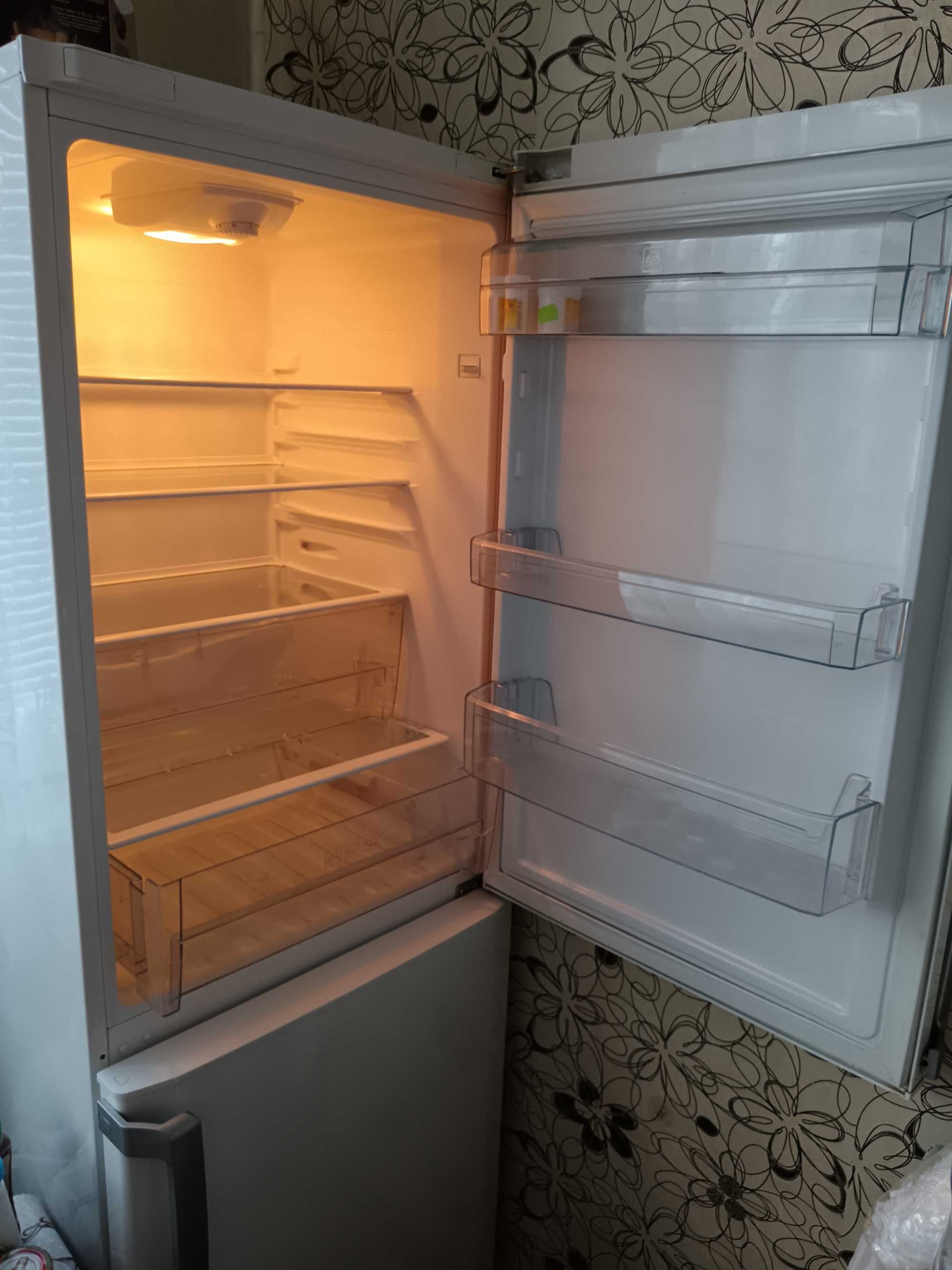 Хладилник с фризер  Beko