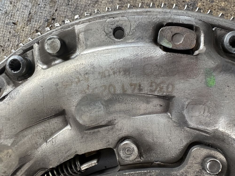 Демпферен маховик+съед комплект за 2.0fsi-150к.с VW,Audi,Seat,Skoda