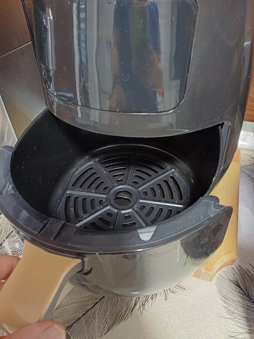 Friteuza cu aer cald