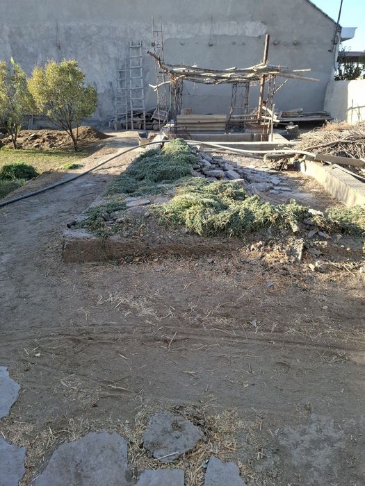 Uchastka sotiladi.narxi kelishiladi.pul zarur