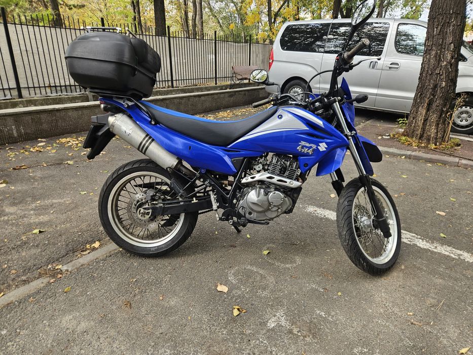 Suzuki DR 125 SM