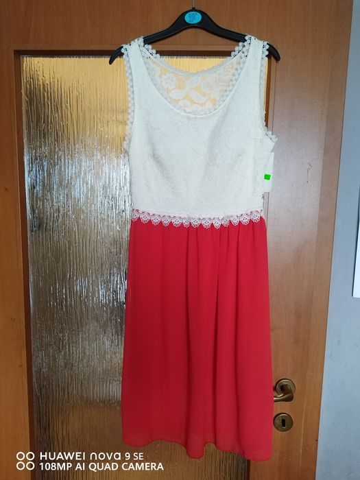 Различни рокли размер М