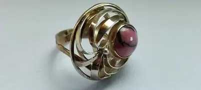 Женское серебряное кольцо с РОДОНИТ ом