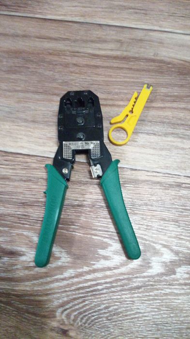 Обжимной инструмент (кримпер)
