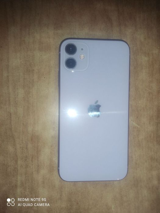 Продам айфон 11 фиолетовый СРОЧНО!