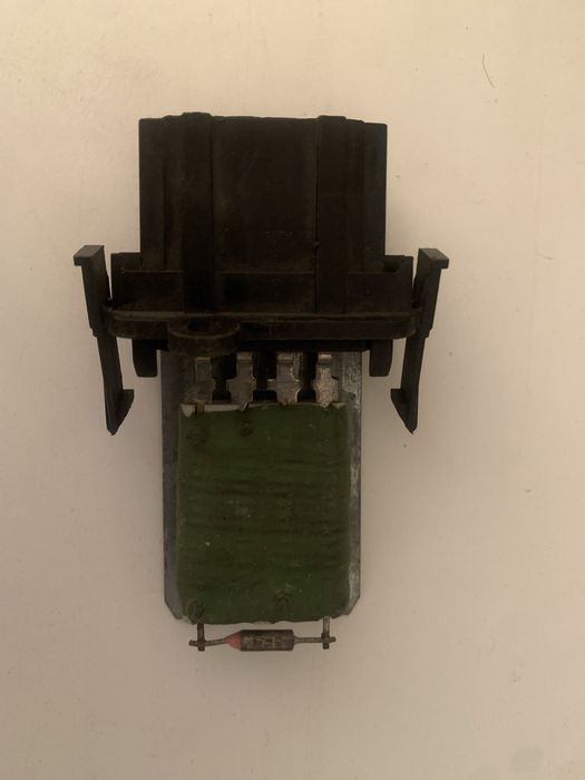 Резистор  отопителя  на Гольф 3