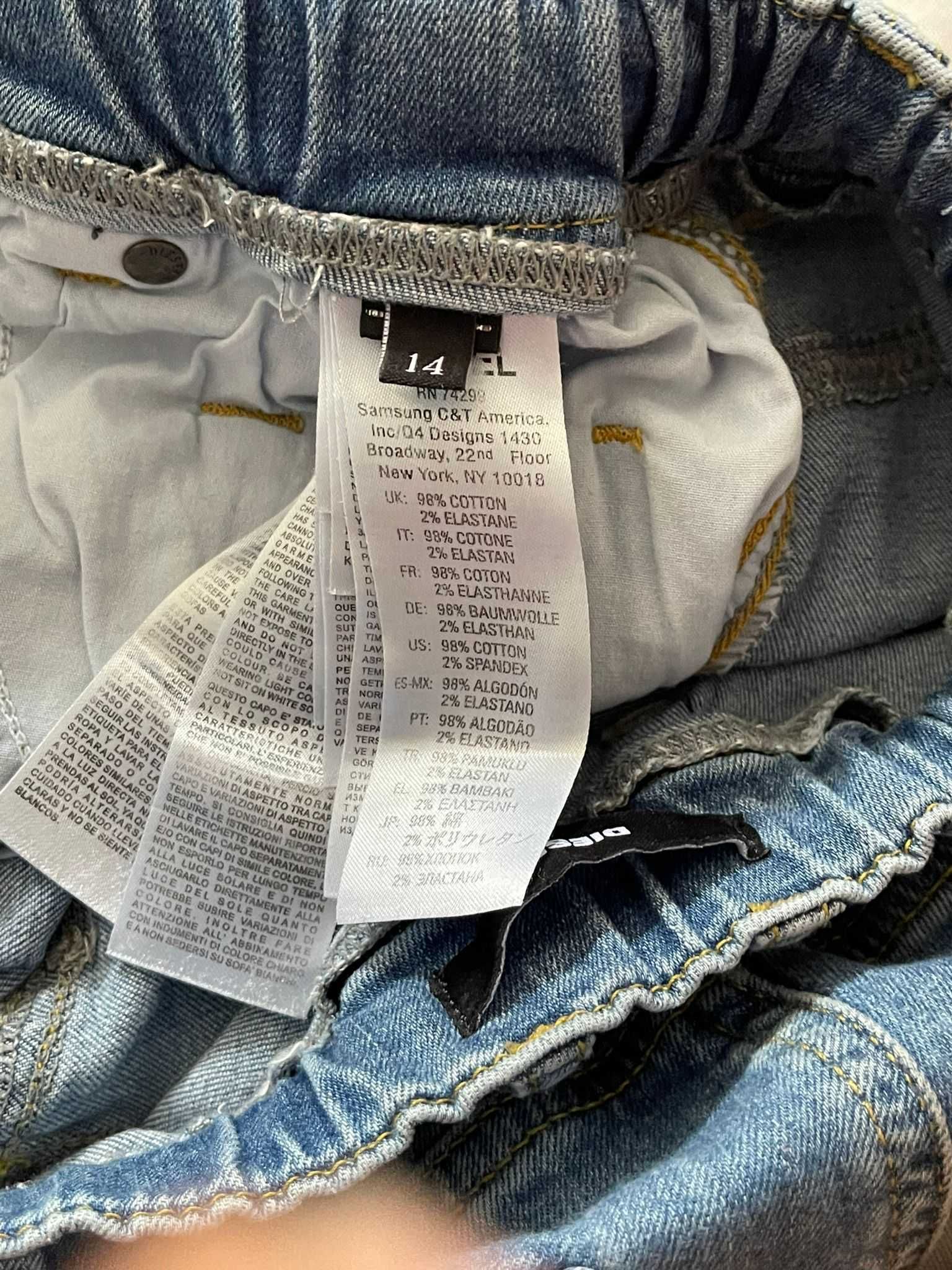 Pantalonii scurti DIESEL pentru baieti, 14 ani,  35cm talie