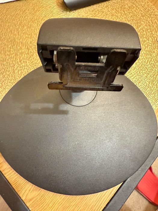 Продавам монитор